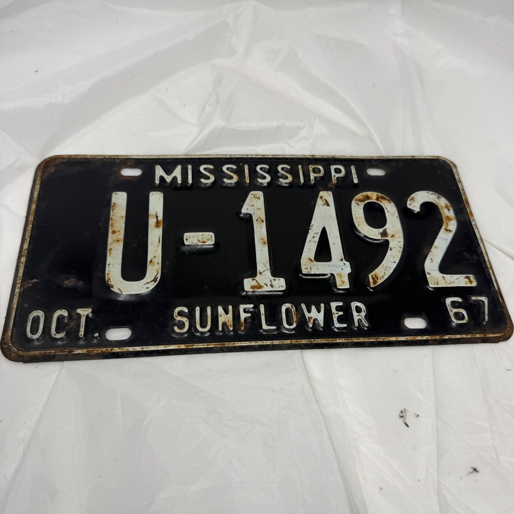 Vintage 1967 Mississippi Sunflower County License Plate U-1492 Black White Metal